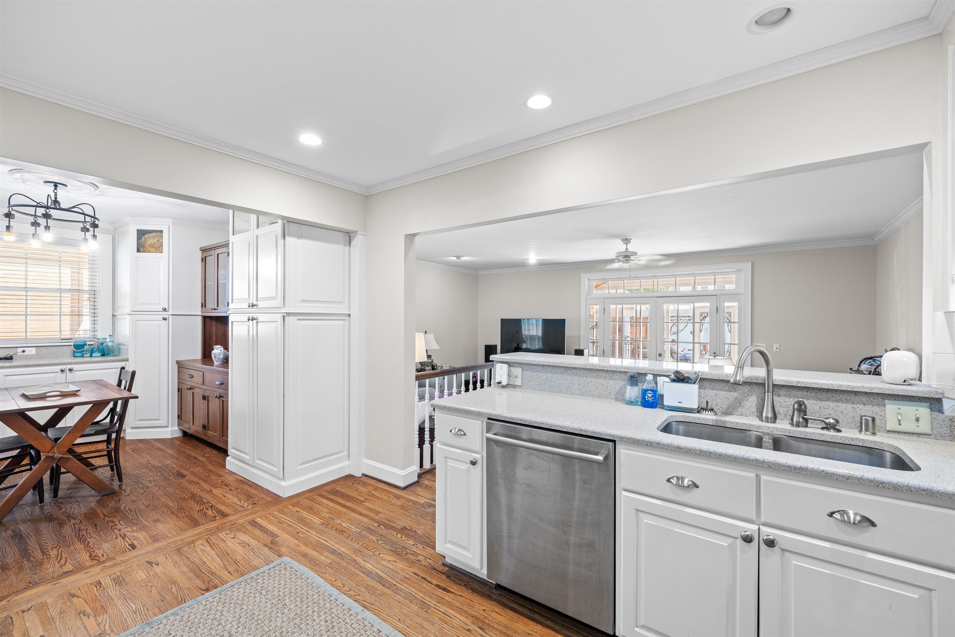 Owensboro, Kentucky, 42301, United States, 4 Bedrooms Bedrooms, ,4 BathroomsBathrooms,Residential,For Sale,1924397