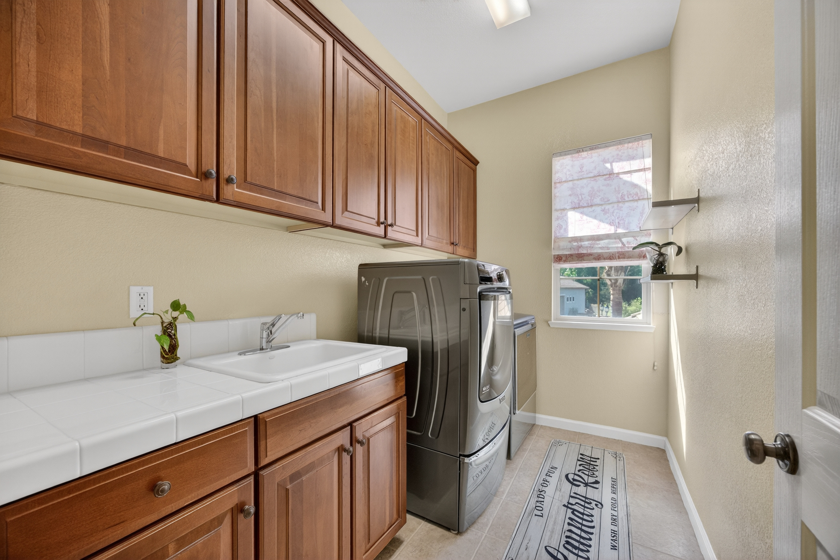  1864 Avondale Drive, Roseville, CA 95747 - 物件實景