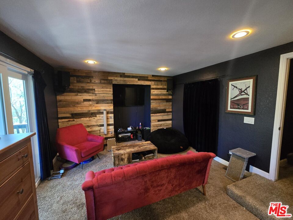 Crestline, California, 92325, United States, 5 Bedrooms Bedrooms, ,3 BathroomsBathrooms,Residential,For Sale,1907137
