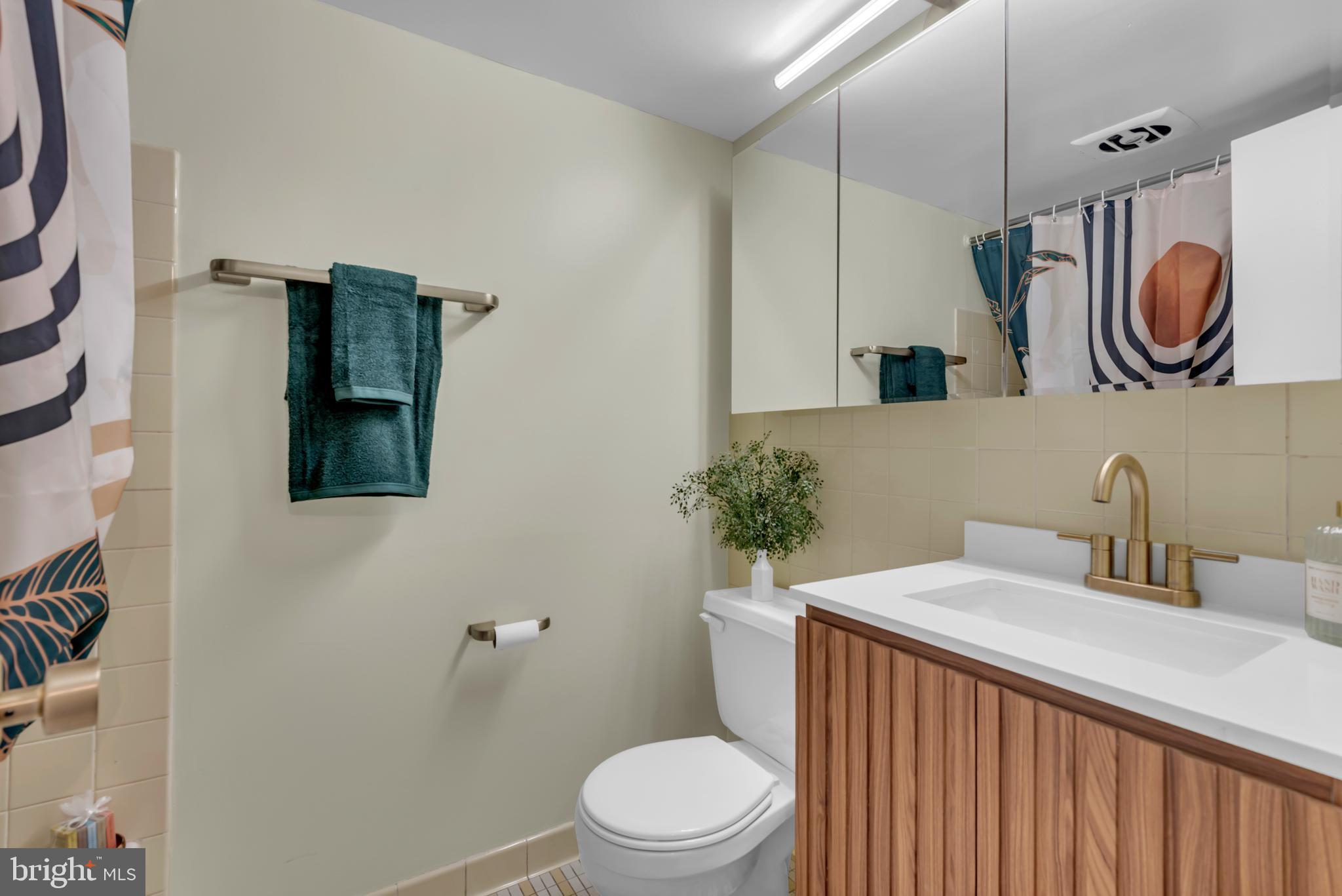 Washington, District of Columbia, 20024, United States, 3 Bedrooms Bedrooms, ,3 BathroomsBathrooms,Residential,For Sale,1943567