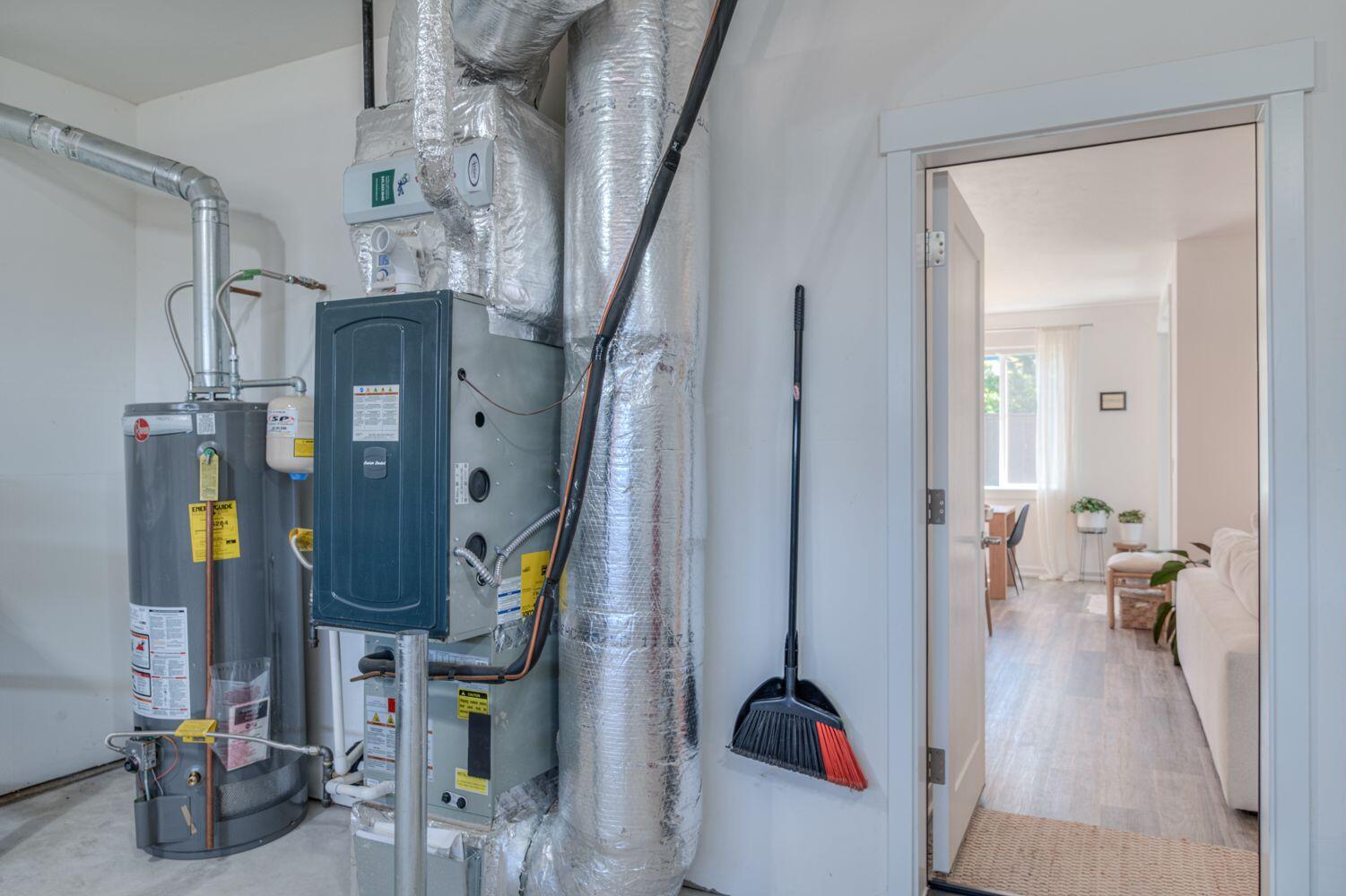 Bend, Oregon, 97702, United States, 3 Bedrooms Bedrooms, ,3 BathroomsBathrooms,Residential,For Sale,1977775