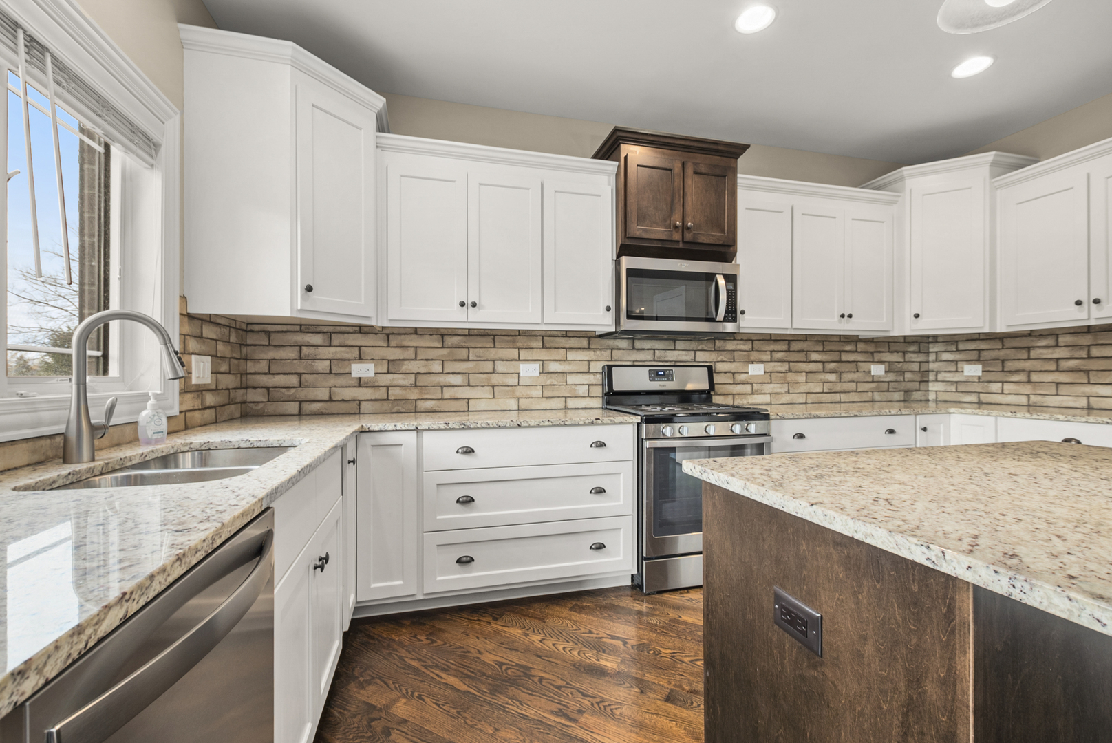 Mokena, Illinois, 60448, United States, 2 Bedrooms Bedrooms, ,3 BathroomsBathrooms,Residential,For Sale,2007532