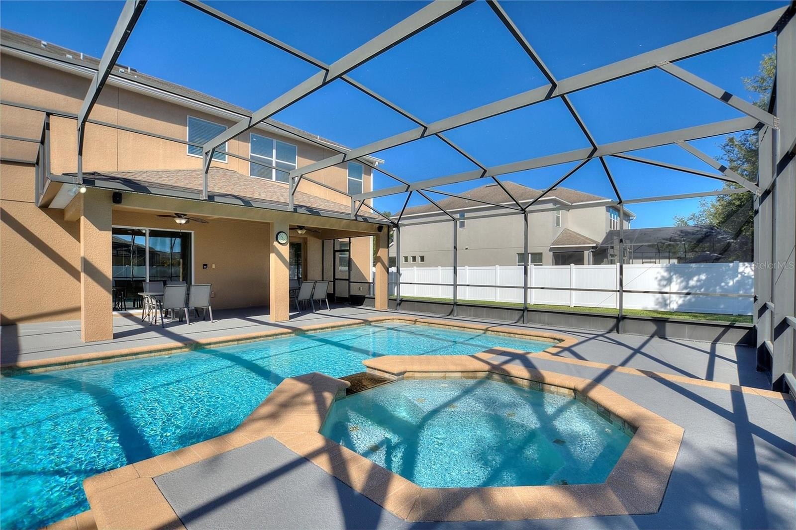 AUBURNDALE, Florida, 33823, United States, 5 Bedrooms Bedrooms, ,5 BathroomsBathrooms,Residential,For Sale,1986097