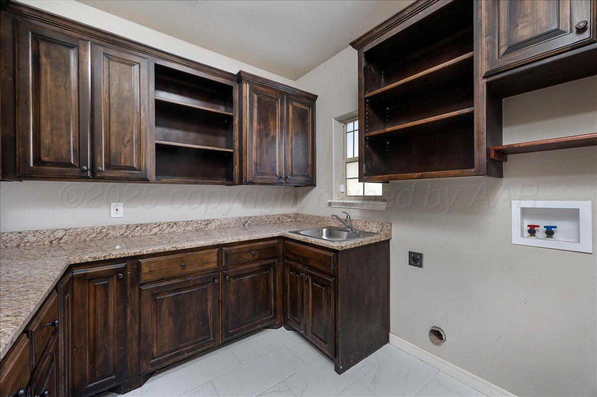 Amarillo, Texas, 79119, United States, 5 Bedrooms Bedrooms, ,3 BathroomsBathrooms,Residential,For Sale,1998513