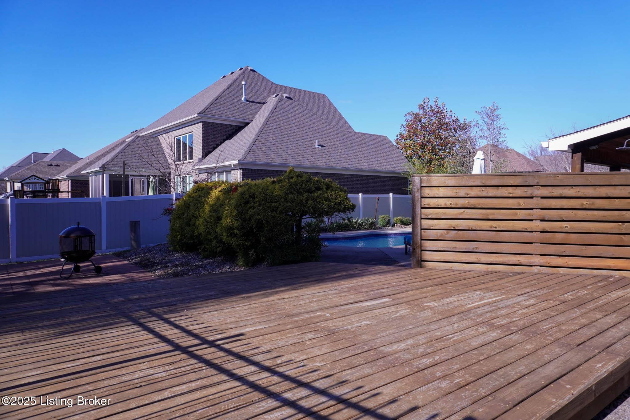 Louisville, Kentucky, 40299, United States, 3 Bedrooms Bedrooms, ,4 BathroomsBathrooms,Residential,For Sale,2000684