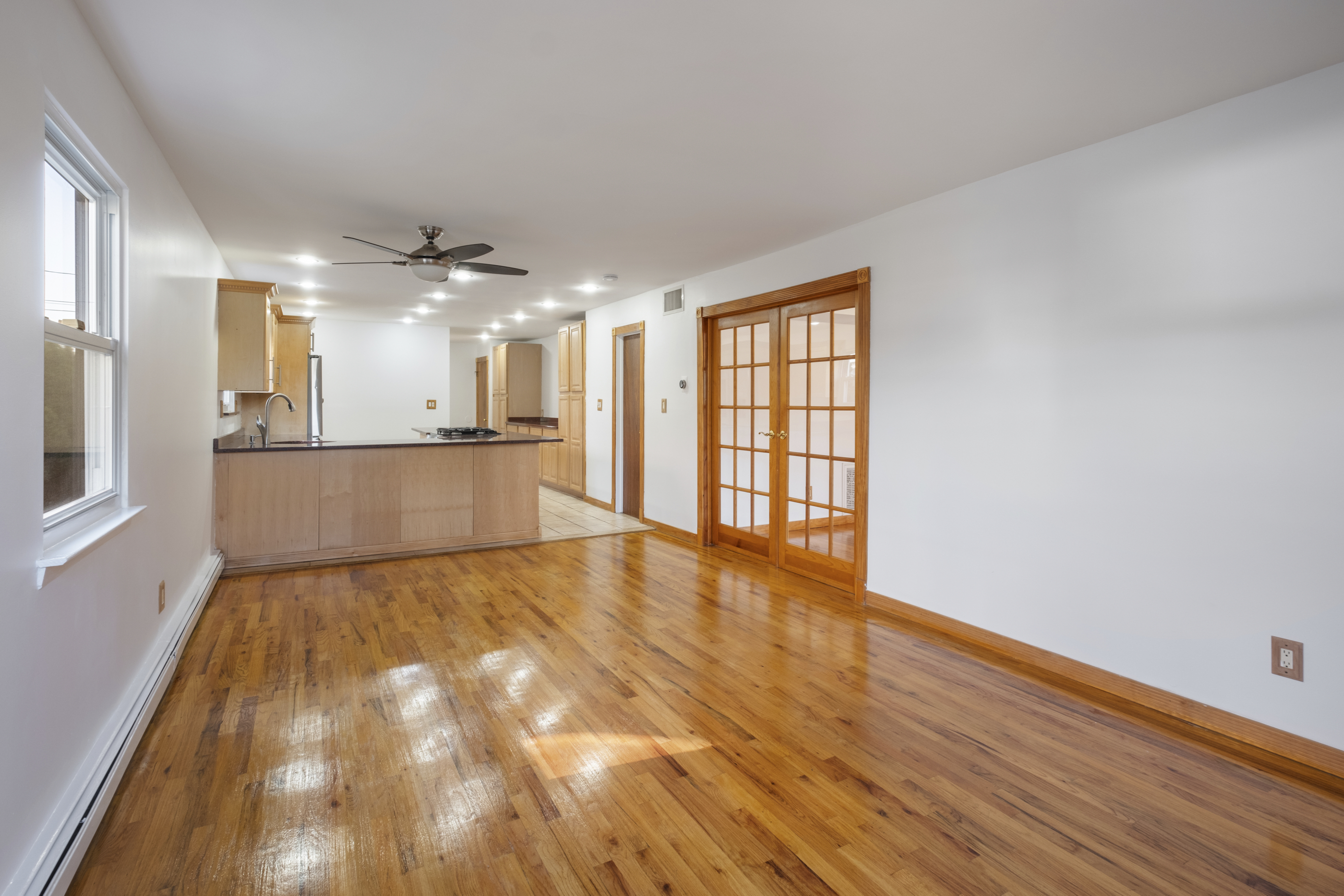Floral Park, New York, 11001, United States, 5 Bedrooms Bedrooms, ,4 BathroomsBathrooms,Residential,For Sale,1980270