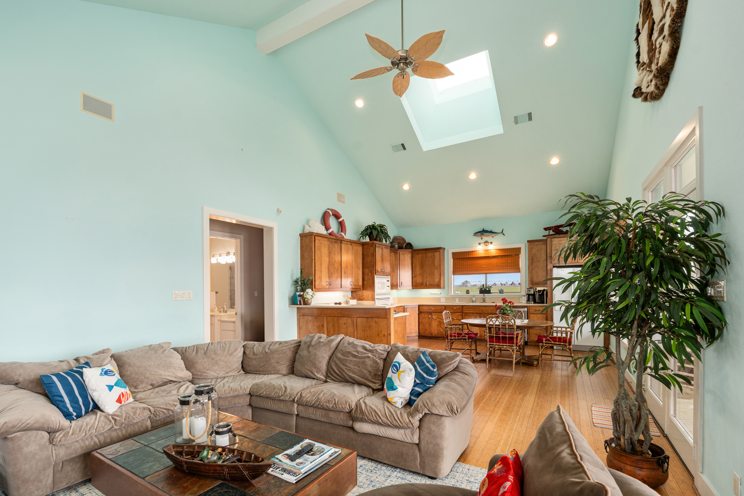  Waterfront Compound on 3.746 Acres at Cedar Creek Lake - 物件實景