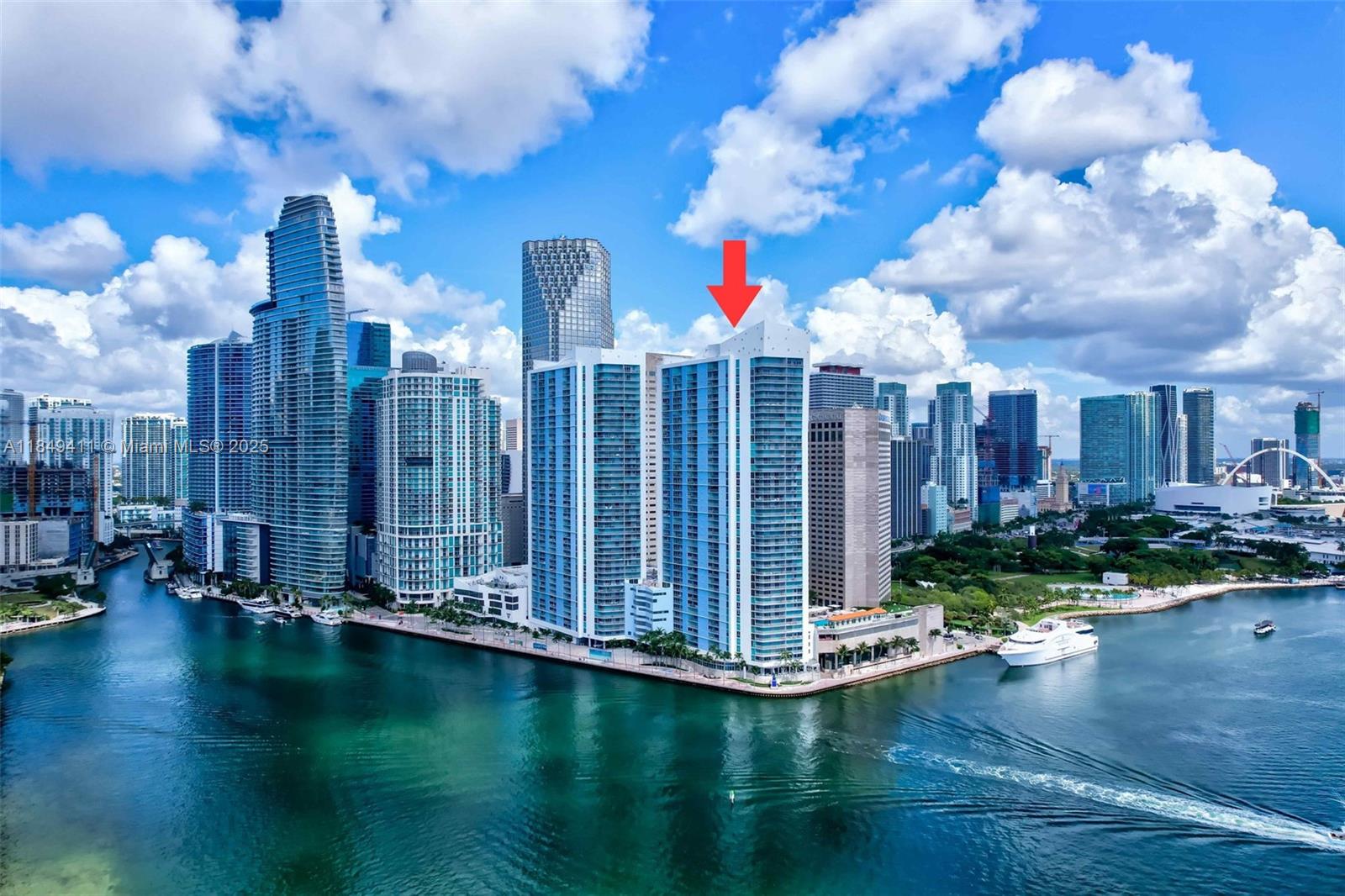 Miami, Florida, 33131, United States, 2 Bedrooms Bedrooms, ,2 BathroomsBathrooms,Residential,For Sale,1906062