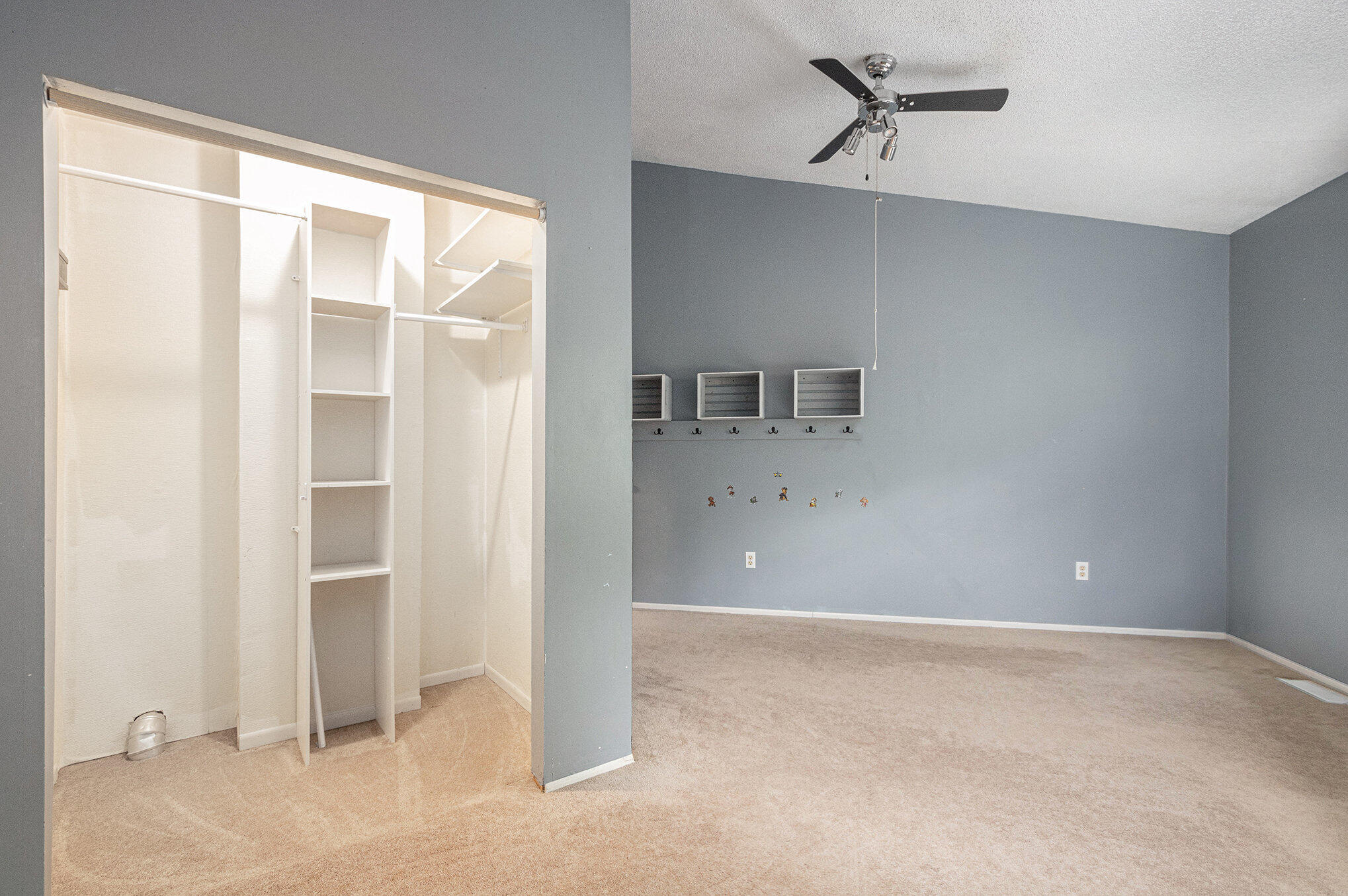 Bangor, Michigan, 49013, United States, 3 Bedrooms Bedrooms, ,2 BathroomsBathrooms,Residential,For Sale,1930428