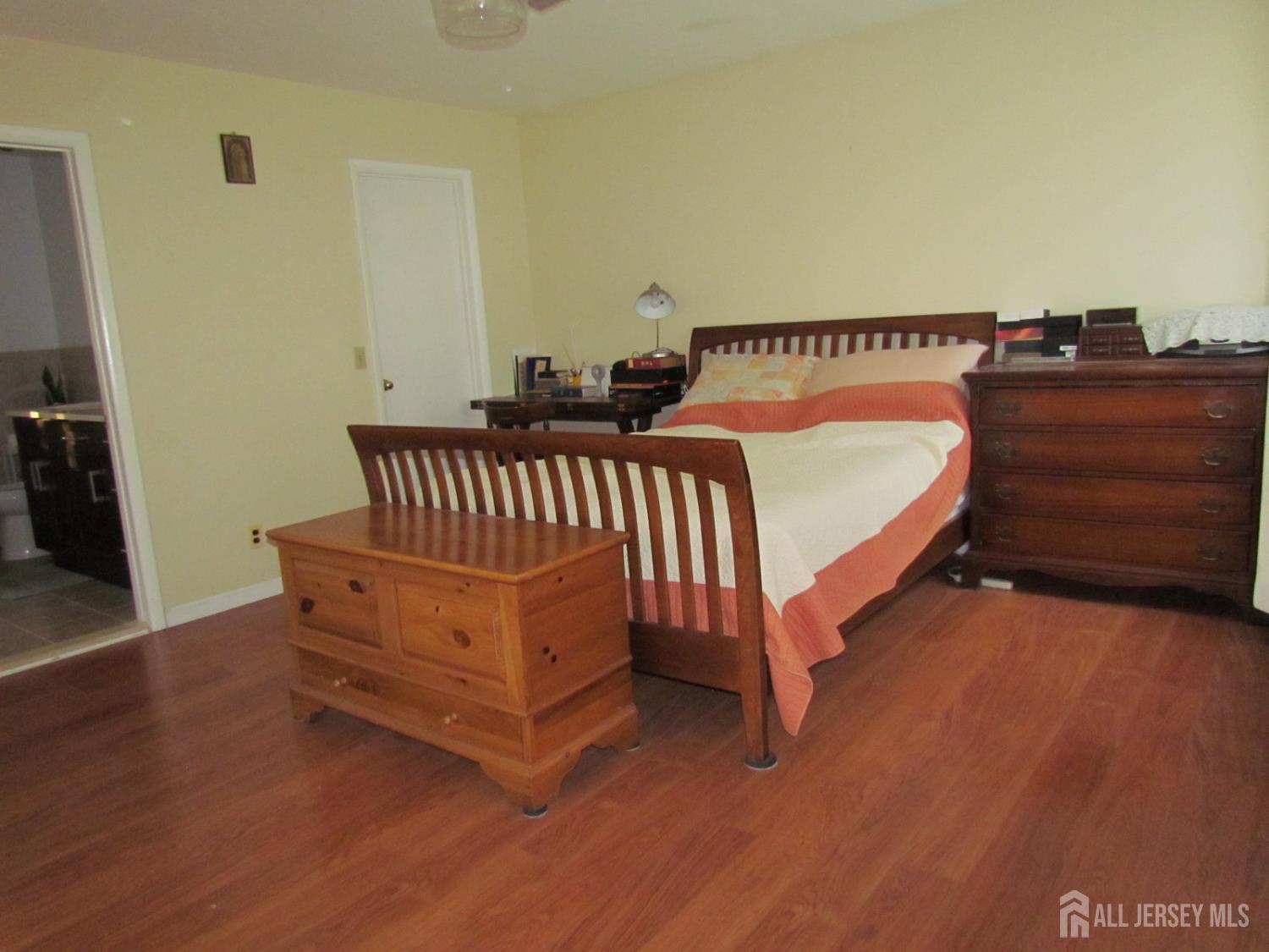 East Brunswick, New Jersey, 08816, United States, 5 Bedrooms Bedrooms, ,3 BathroomsBathrooms,Residential,For Sale,1933394
