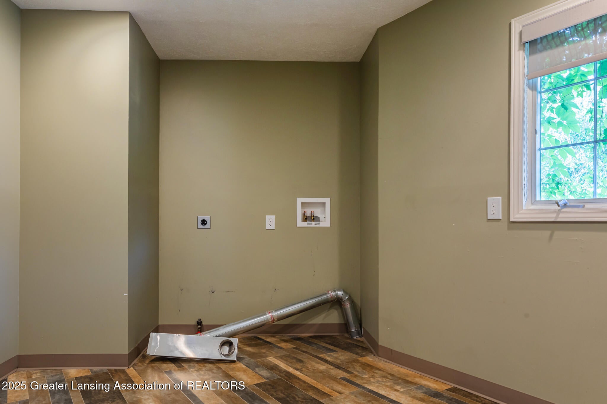 Okemos, Michigan, 48864, United States, 6 Bedrooms Bedrooms, ,7 BathroomsBathrooms,Residential,For Sale,1896259