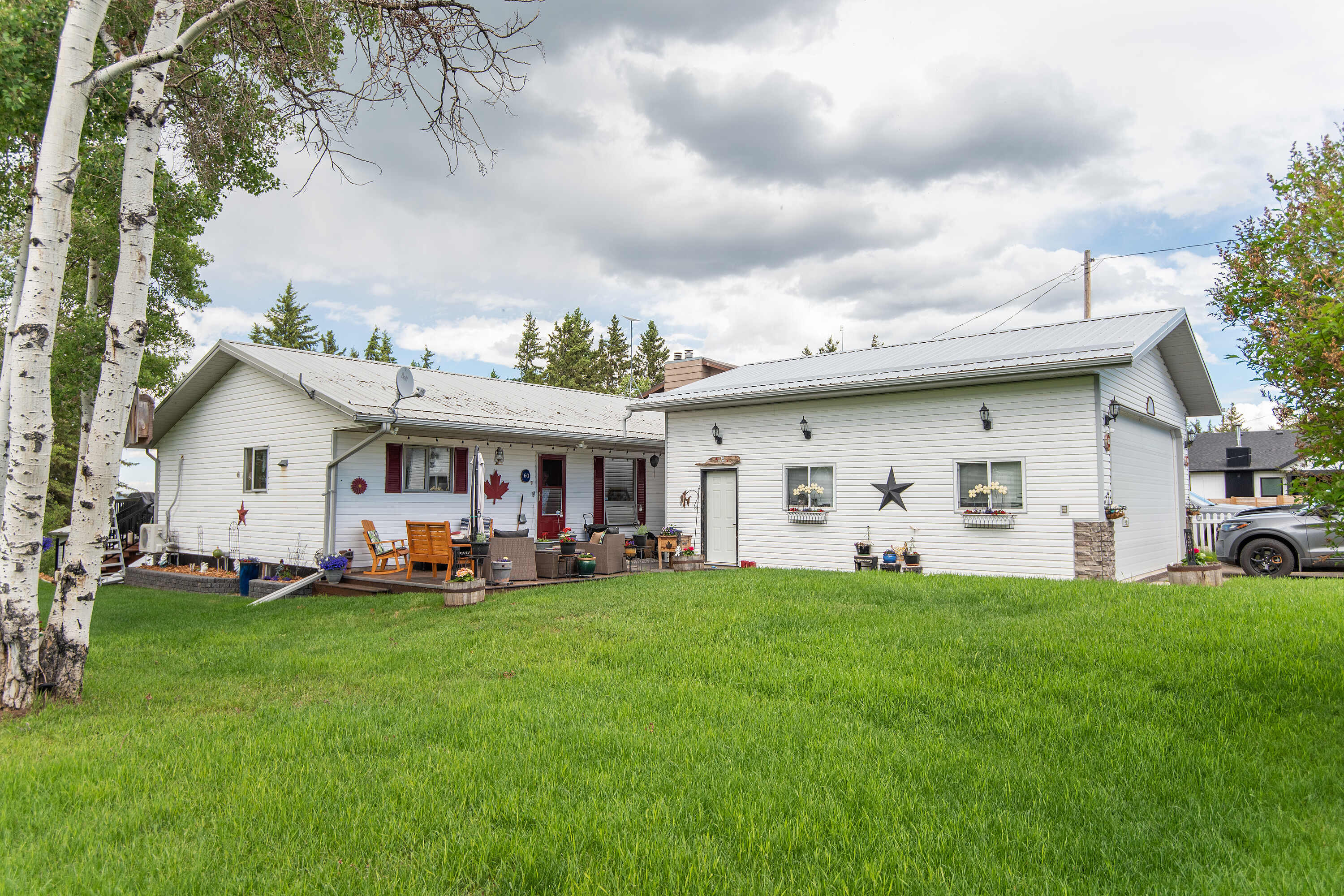  Rural Lacombe County, North - 物件實景