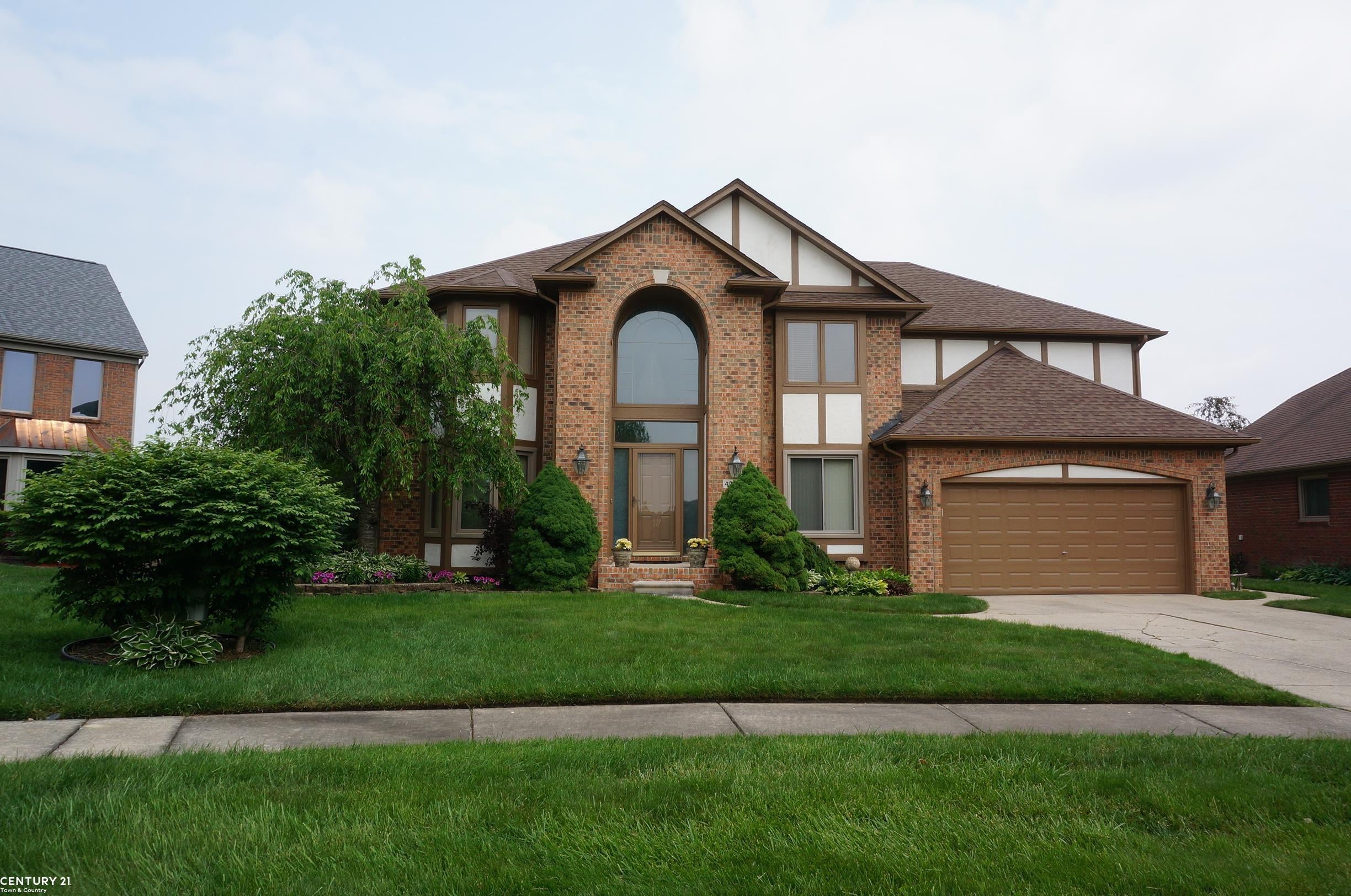 Macomb Twp, Michigan, 48044, United States, 4 Bedrooms Bedrooms, ,4 BathroomsBathrooms,Residential,For Sale,1894299
