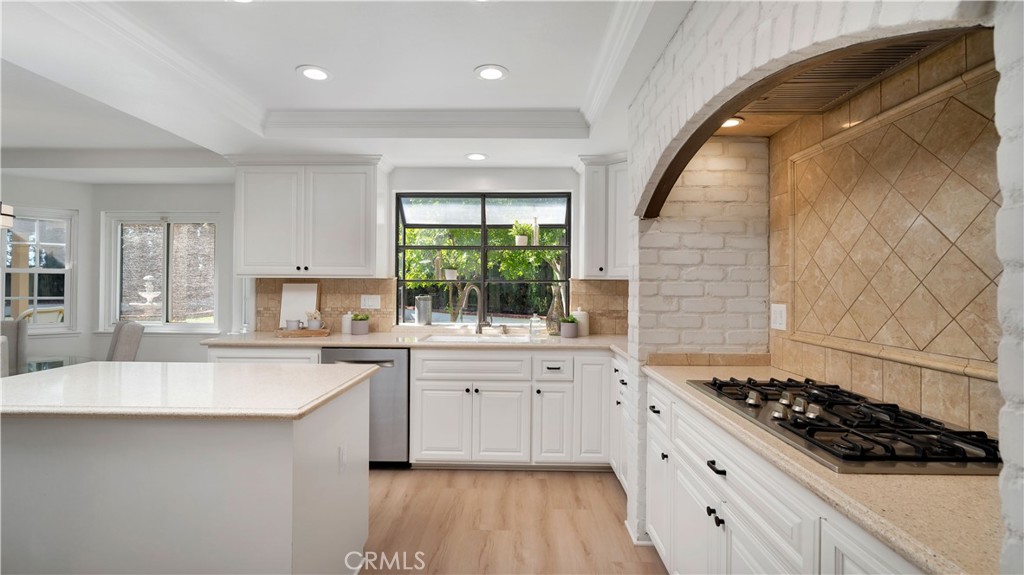 Lake Forest, California, 92630, United States, 4 Bedrooms Bedrooms, ,3 BathroomsBathrooms,Residential,For Sale,1987974