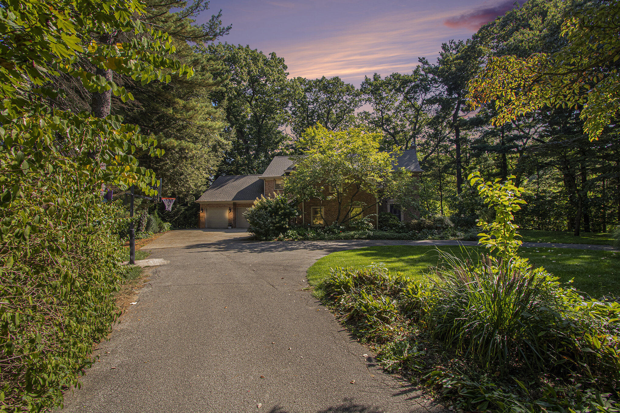 St. Joseph, Michigan, 49085, United States, 5 Bedrooms Bedrooms, ,4 BathroomsBathrooms,Residential,For Sale,1960550