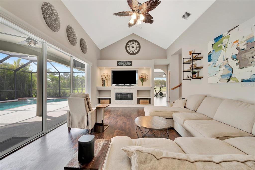 Bradenton, Florida, 34212, United States, 3 Bedrooms Bedrooms, ,4 BathroomsBathrooms,Residential,For Sale,1910869