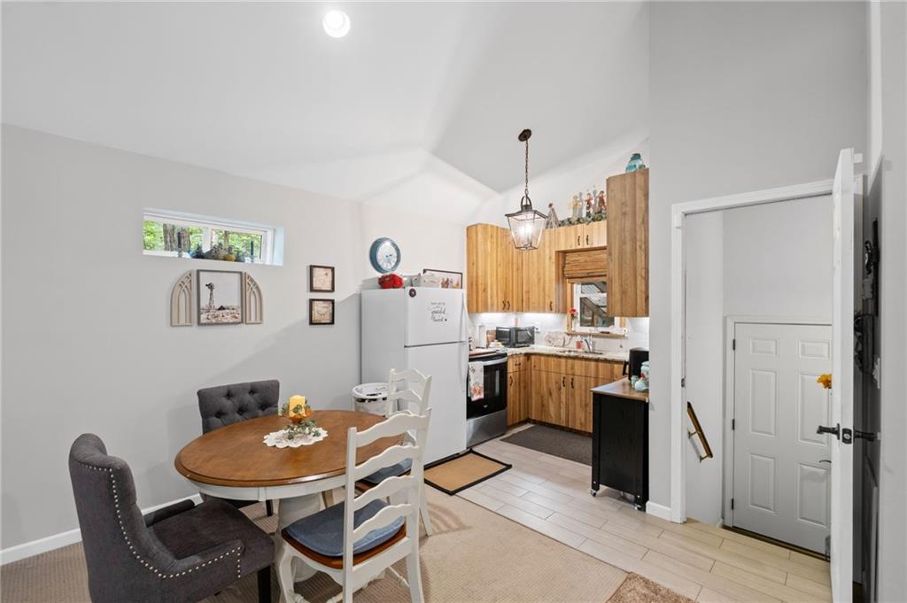 Suwanee, Georgia, 30024, United States, 4 Bedrooms Bedrooms, ,4 BathroomsBathrooms,Residential,For Sale,1983881