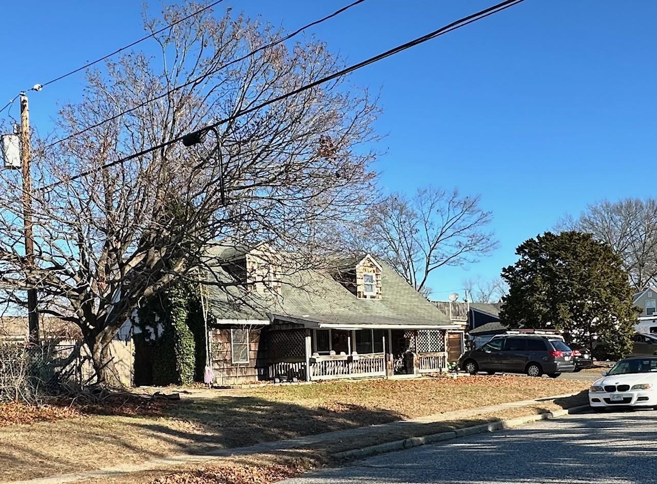 Port Jefferson Station, New York, 11776, United States, 5 Bedrooms Bedrooms, ,2 BathroomsBathrooms,Residential,For Sale,1937148