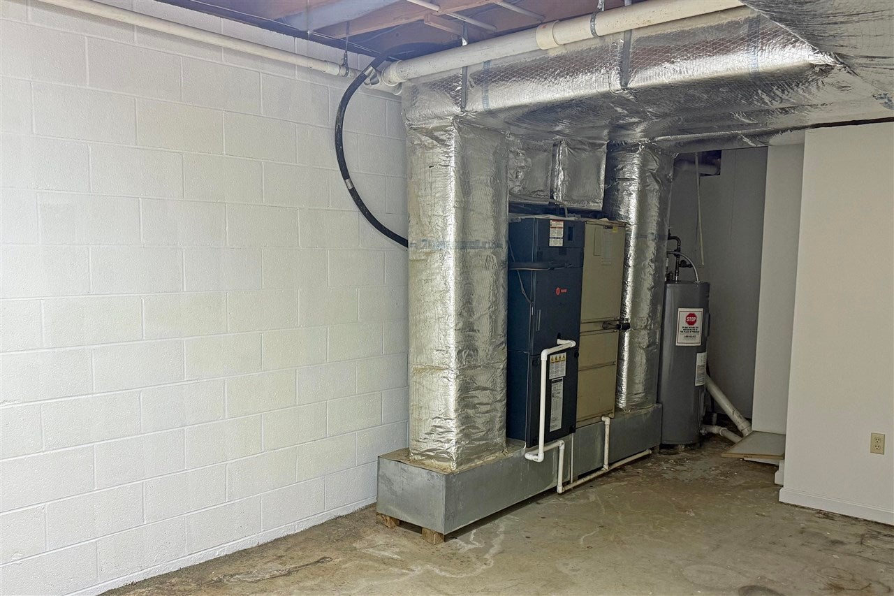 Scottsville, Kentucky, 42164, United States, 4 Bedrooms Bedrooms, ,3 BathroomsBathrooms,Residential,For Sale,1995978