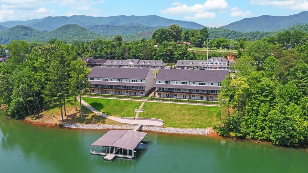 Hiawassee, Georgia, 30546, United States, 4 Bedrooms Bedrooms, ,5 BathroomsBathrooms,Residential,For Sale,1978790
