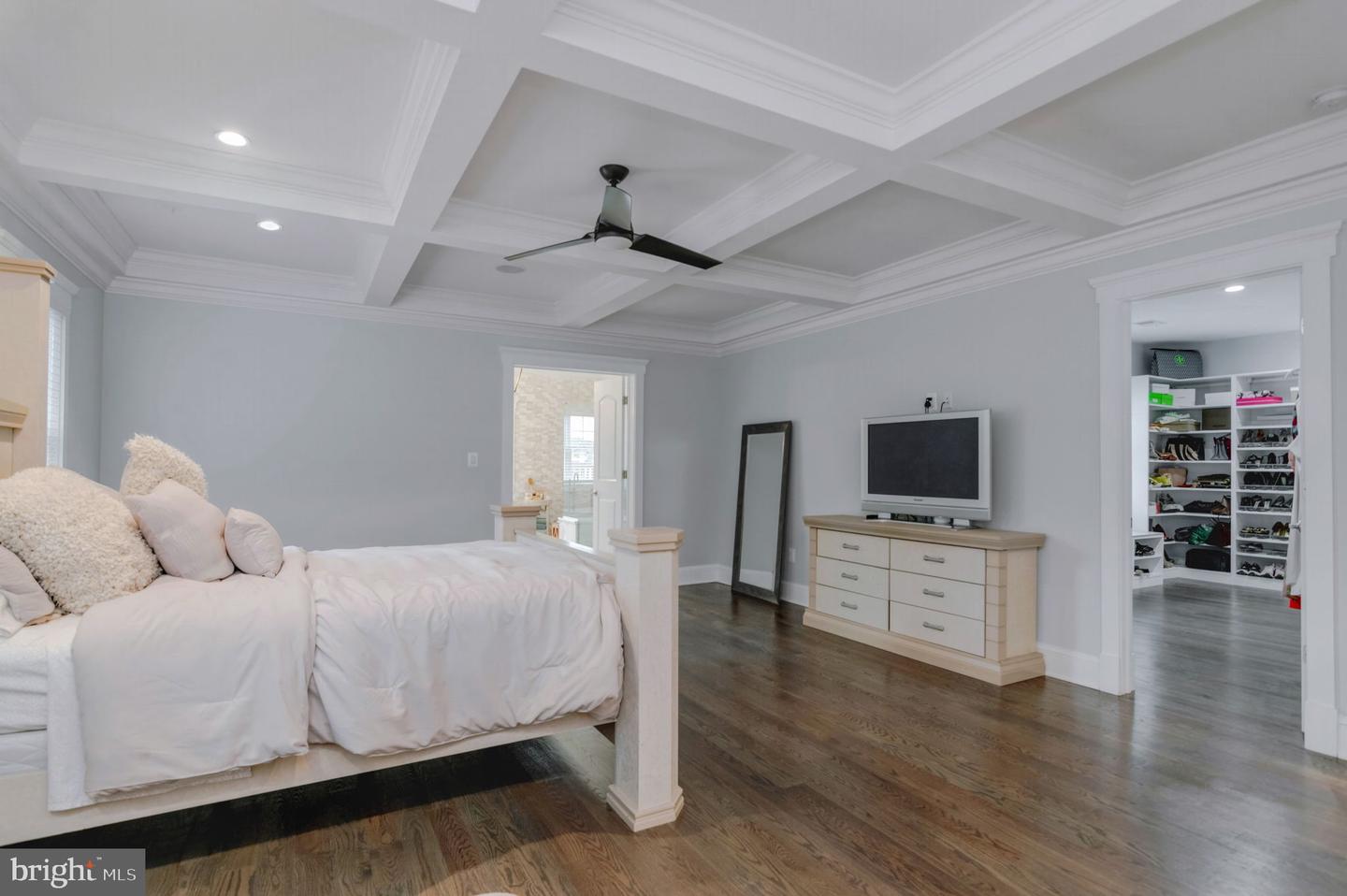 Fairfax, Virginia, 22030, United States, 6 Bedrooms Bedrooms, ,7 BathroomsBathrooms,Residential,For Sale,1997396