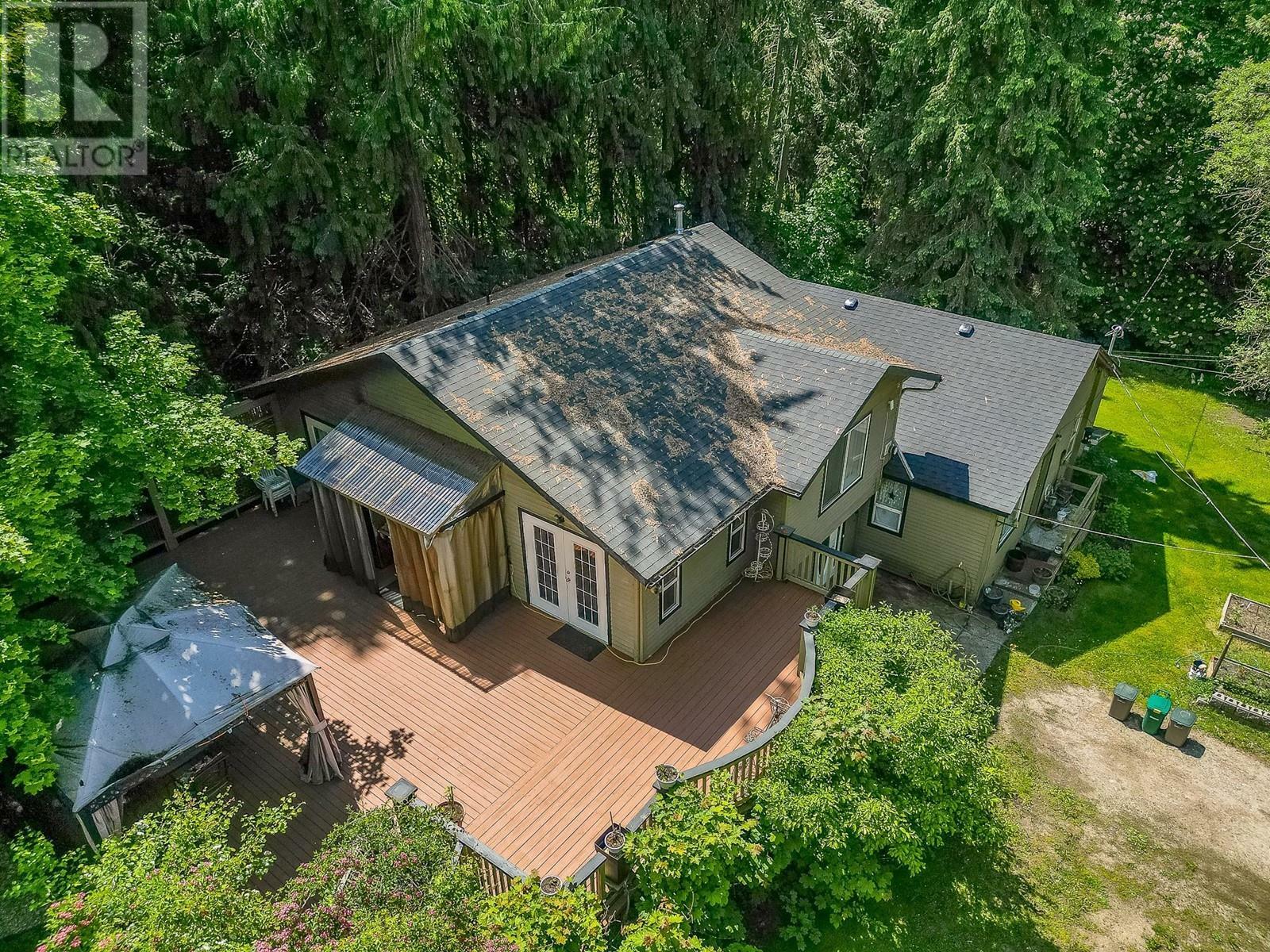 SALMON ARM, British Columbia, V1E 3C2, CA, 5 Bedrooms Bedrooms, ,3 BathroomsBathrooms,Residential,For Sale,1838319