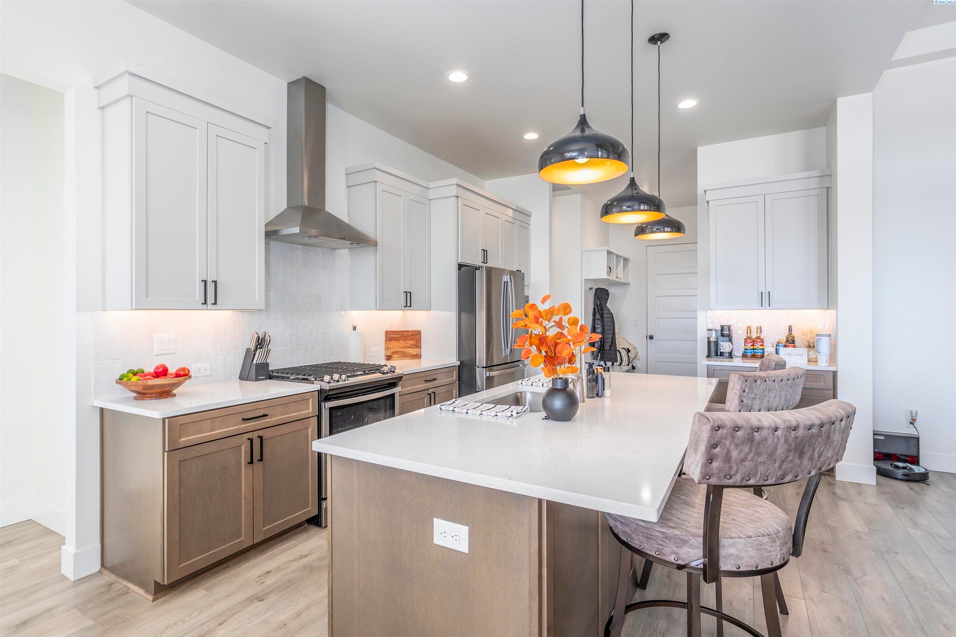 Kennewick, Washington, 99338, United States, 4 Bedrooms Bedrooms, ,3 BathroomsBathrooms,Residential,For Sale,2010743