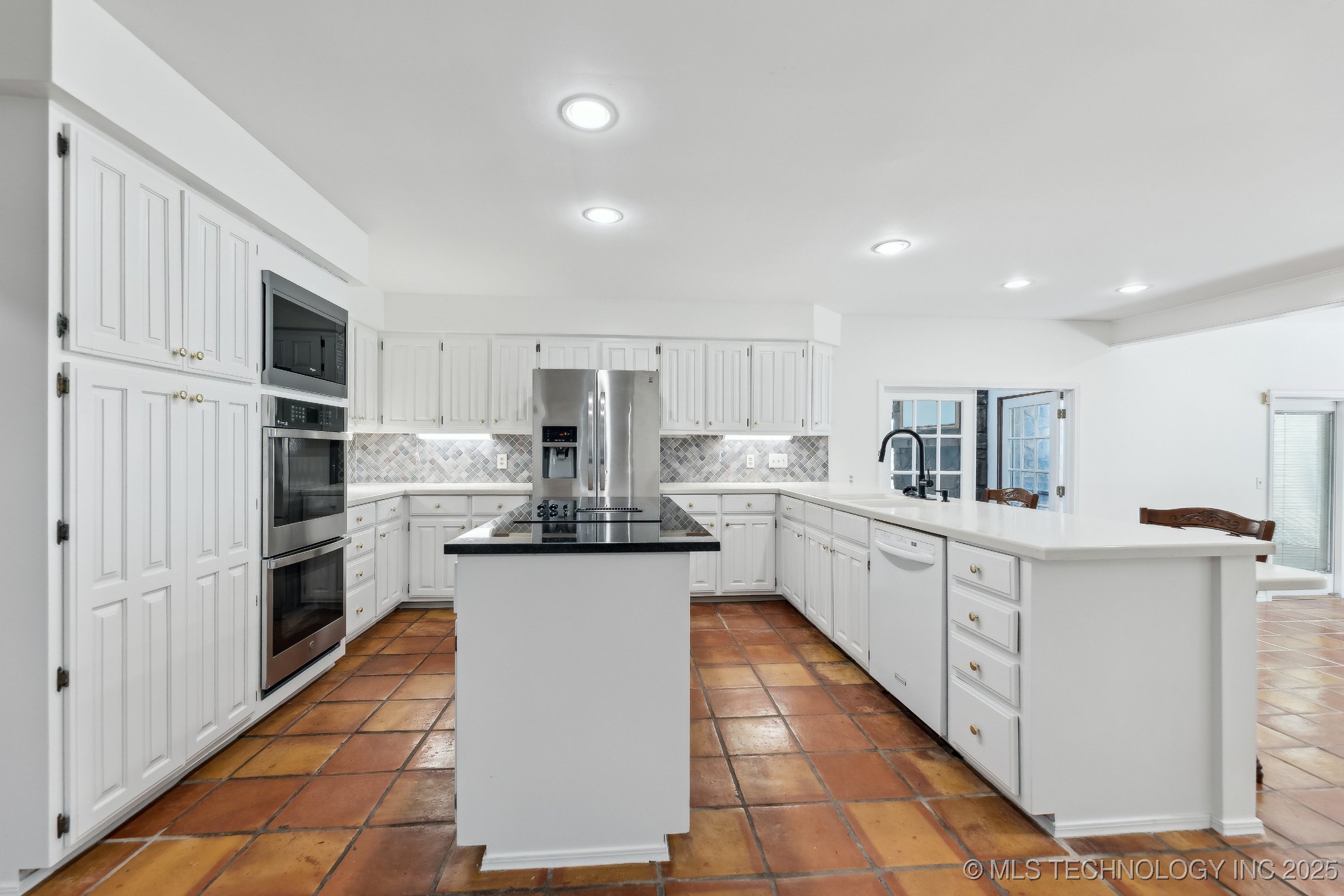 Sand Springs, Oklahoma, 74063, United States, 3 Bedrooms Bedrooms, ,3 BathroomsBathrooms,Residential,For Sale,1901465