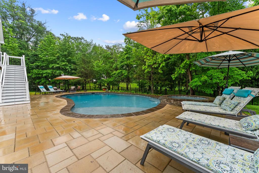 Warrenton, Virginia, 20187, United States, 4 Bedrooms Bedrooms, ,4 BathroomsBathrooms,Residential,For Sale,2048905