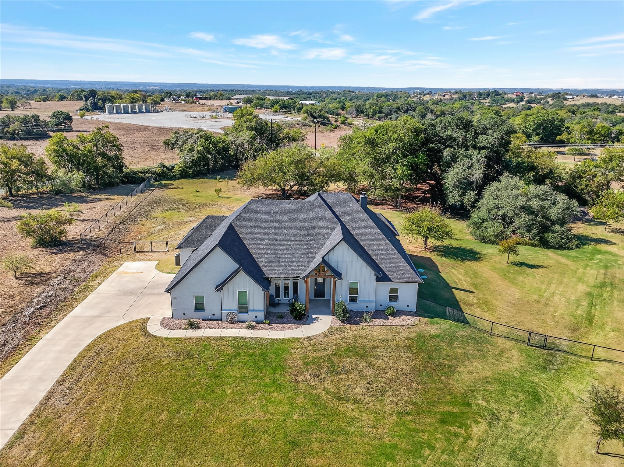 Springtown, Texas, 76082, United States, 4 Bedrooms Bedrooms, ,3 BathroomsBathrooms,Residential,For Sale,1966278