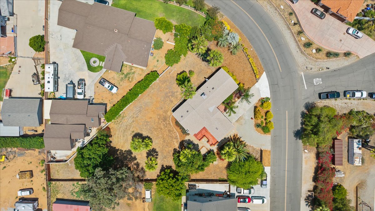 Jurupa Valley, California, 92509, United States, 4 Bedrooms Bedrooms, ,2 BathroomsBathrooms,Residential,For Sale,1927832