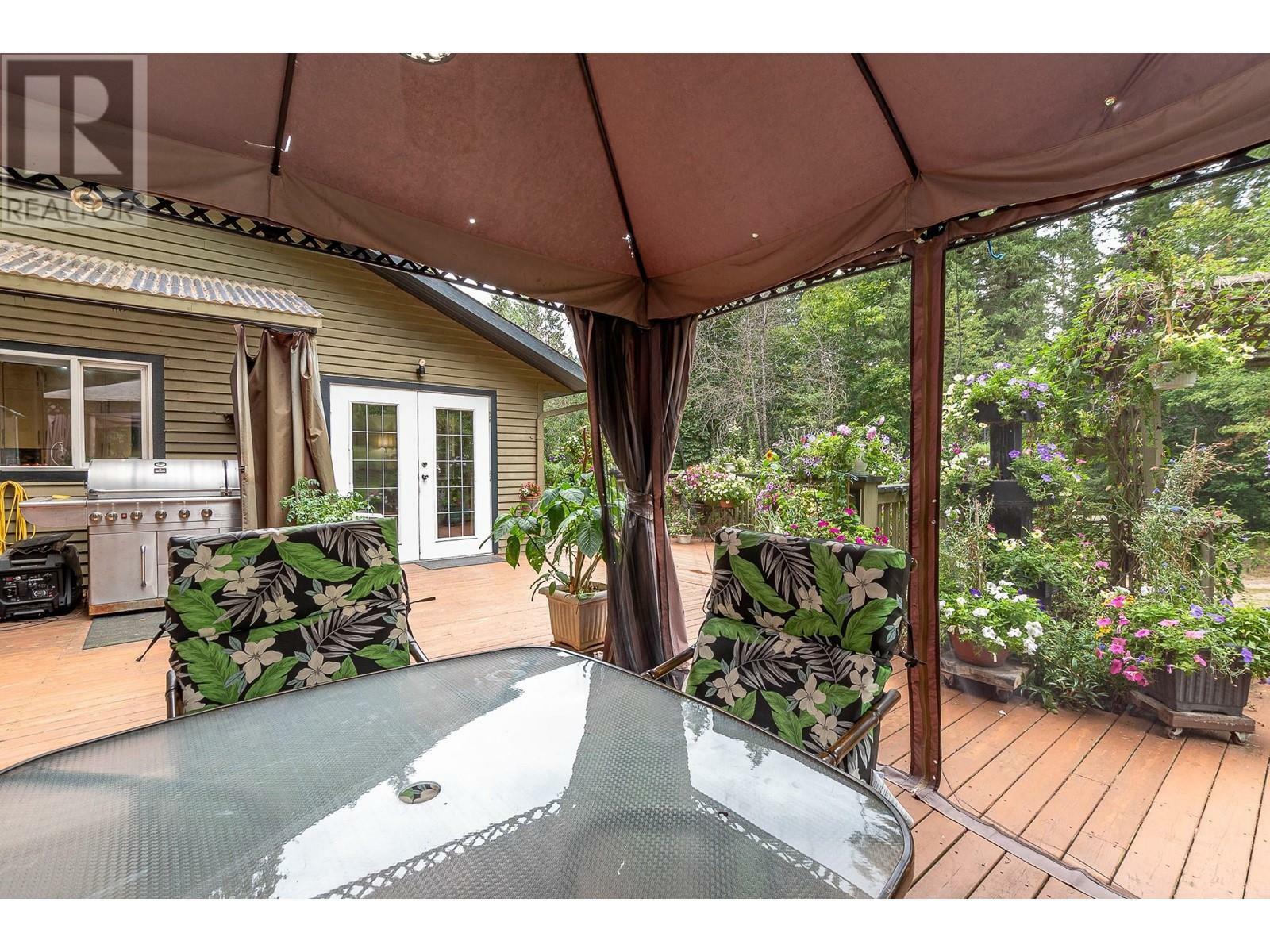 SALMON ARM, British Columbia, V1E 3C2, CA, 5 Bedrooms Bedrooms, ,3 BathroomsBathrooms,Residential,For Sale,1838319