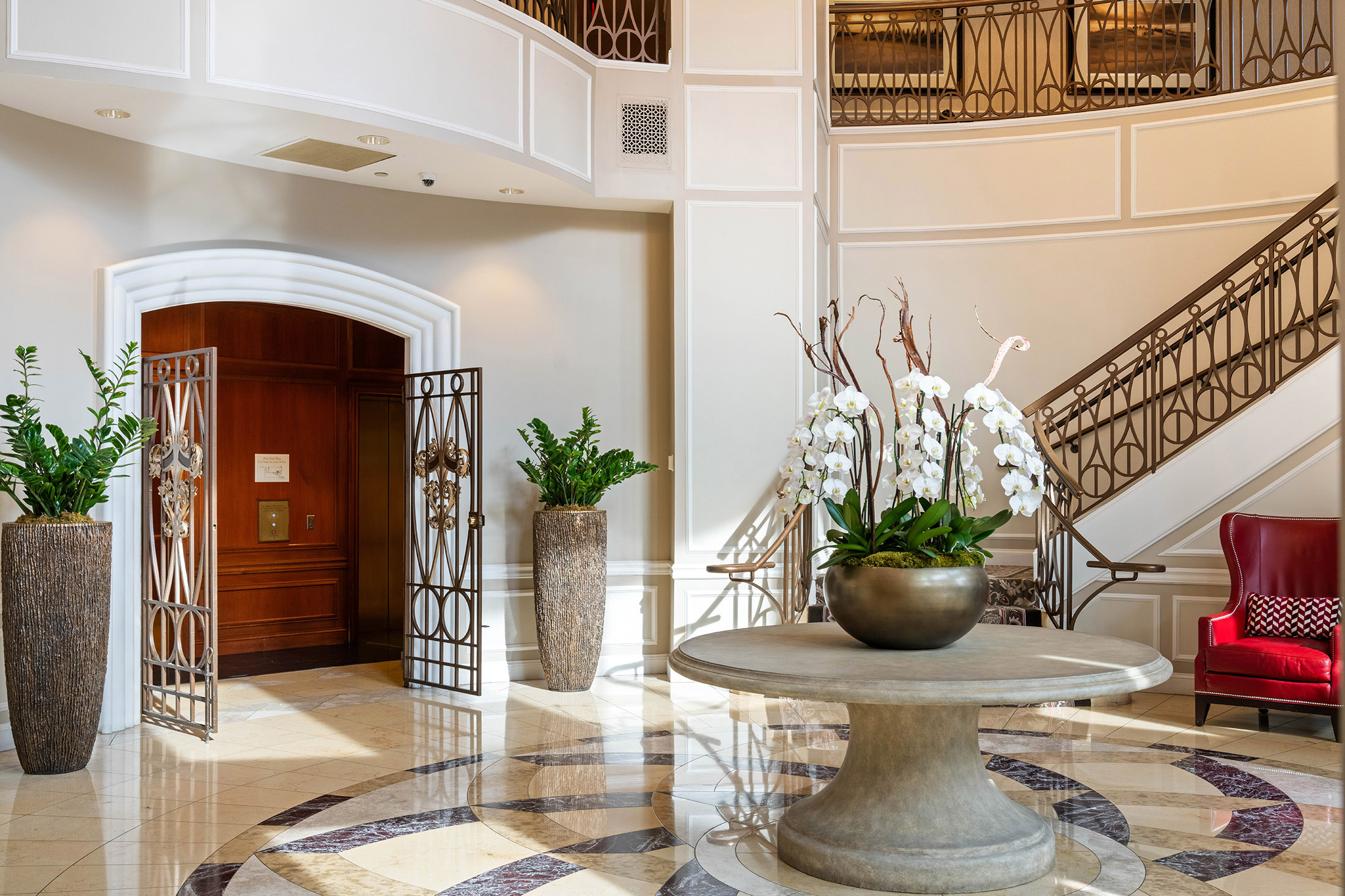  Modern Elegance in the Sky – Designer Penthouse with Skyline Views - 物件實景