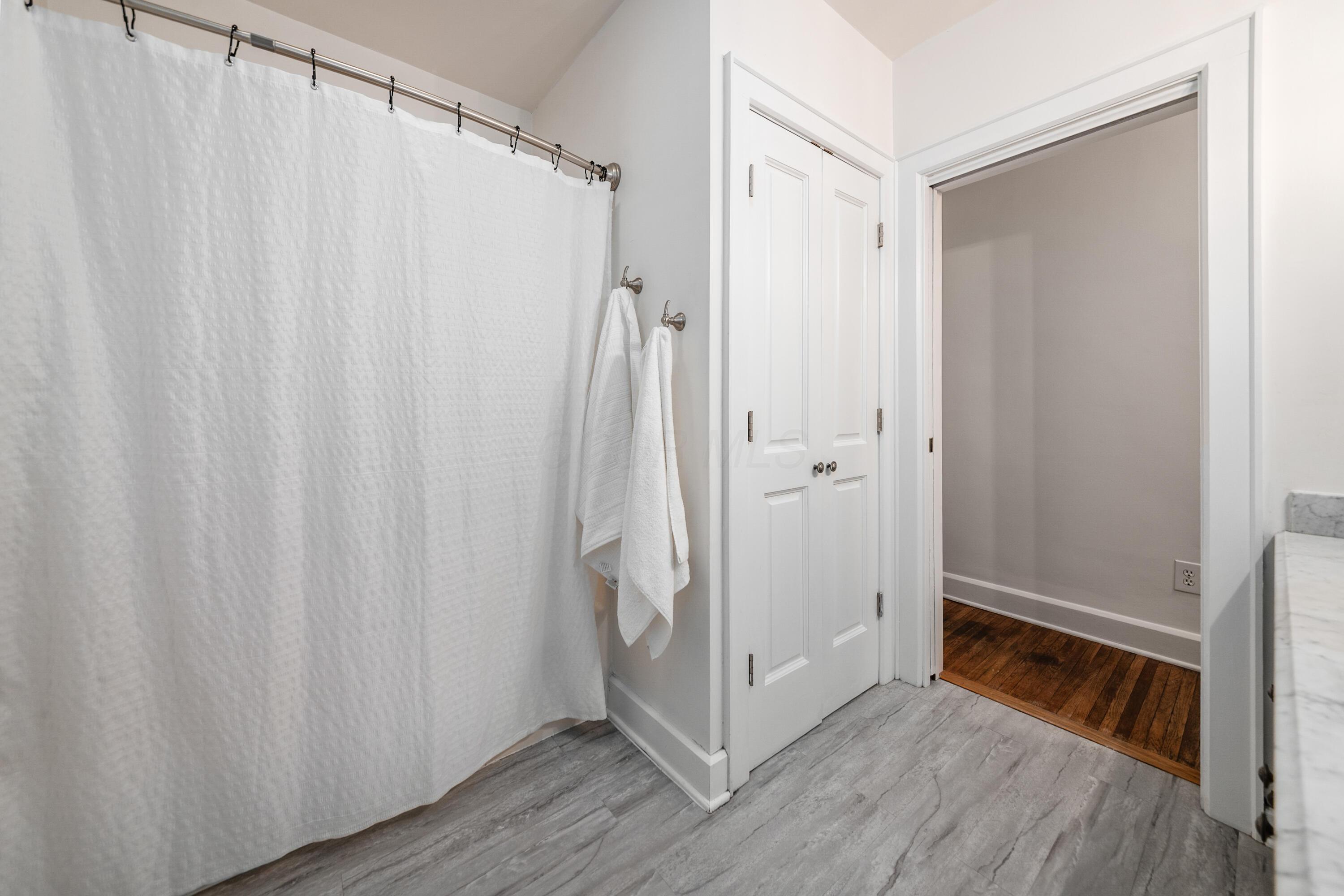 Columbus, Ohio, 43214, United States, 4 Bedrooms Bedrooms, ,3 BathroomsBathrooms,Residential,For Sale,1996077