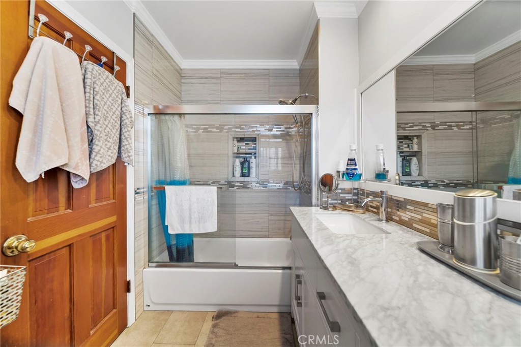 Los Angeles, California, 90041, United States, ,Residential,For Sale,2013561