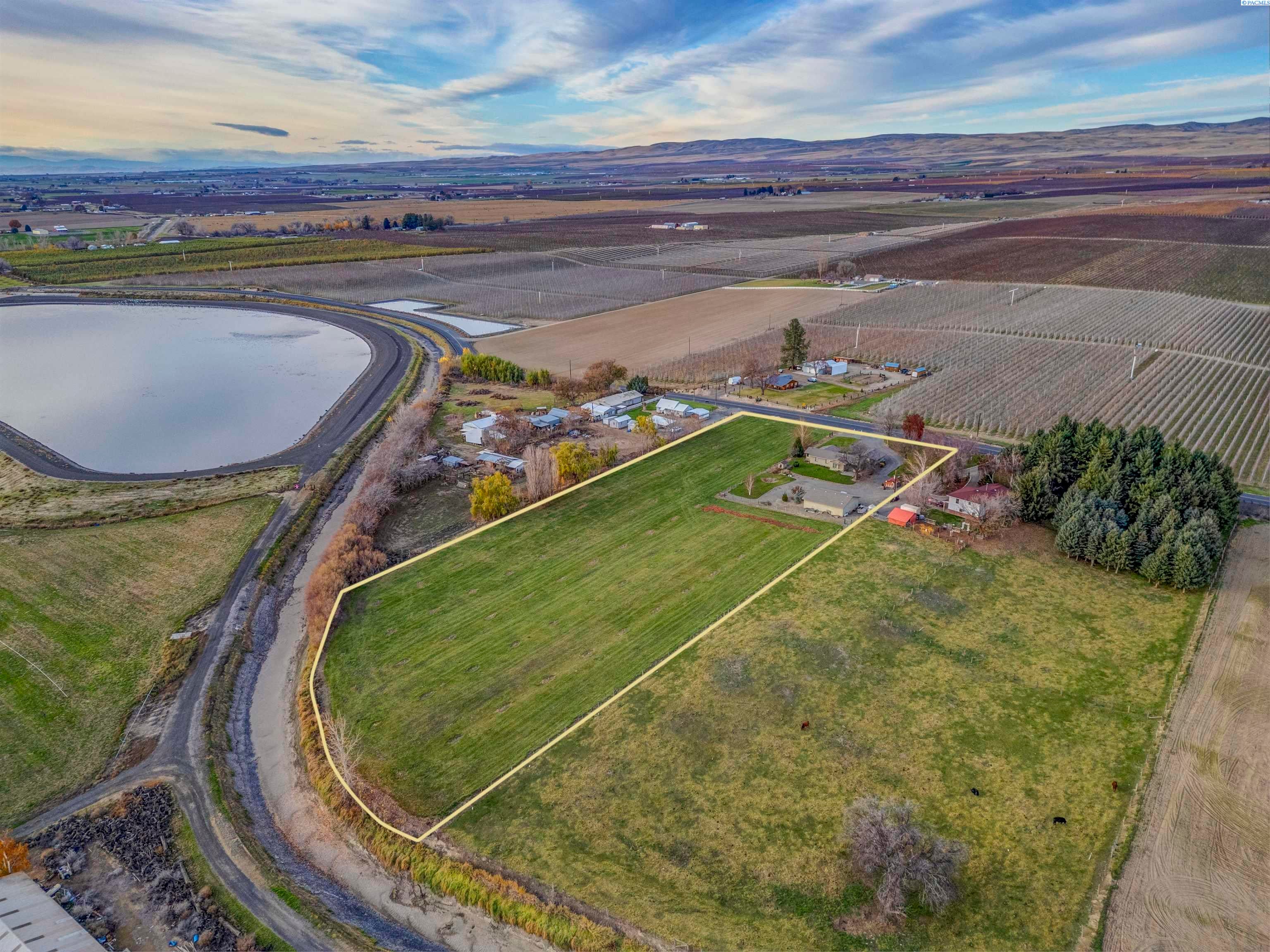 Sunnyside, Washington, 98944, United States, 3 Bedrooms Bedrooms, ,2 BathroomsBathrooms,Residential,For Sale,1998016