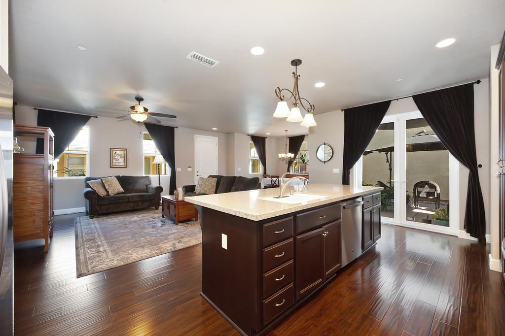 Folsom, California, 95630, United States, 2 Bedrooms Bedrooms, ,3 BathroomsBathrooms,Residential,For Sale,1917573