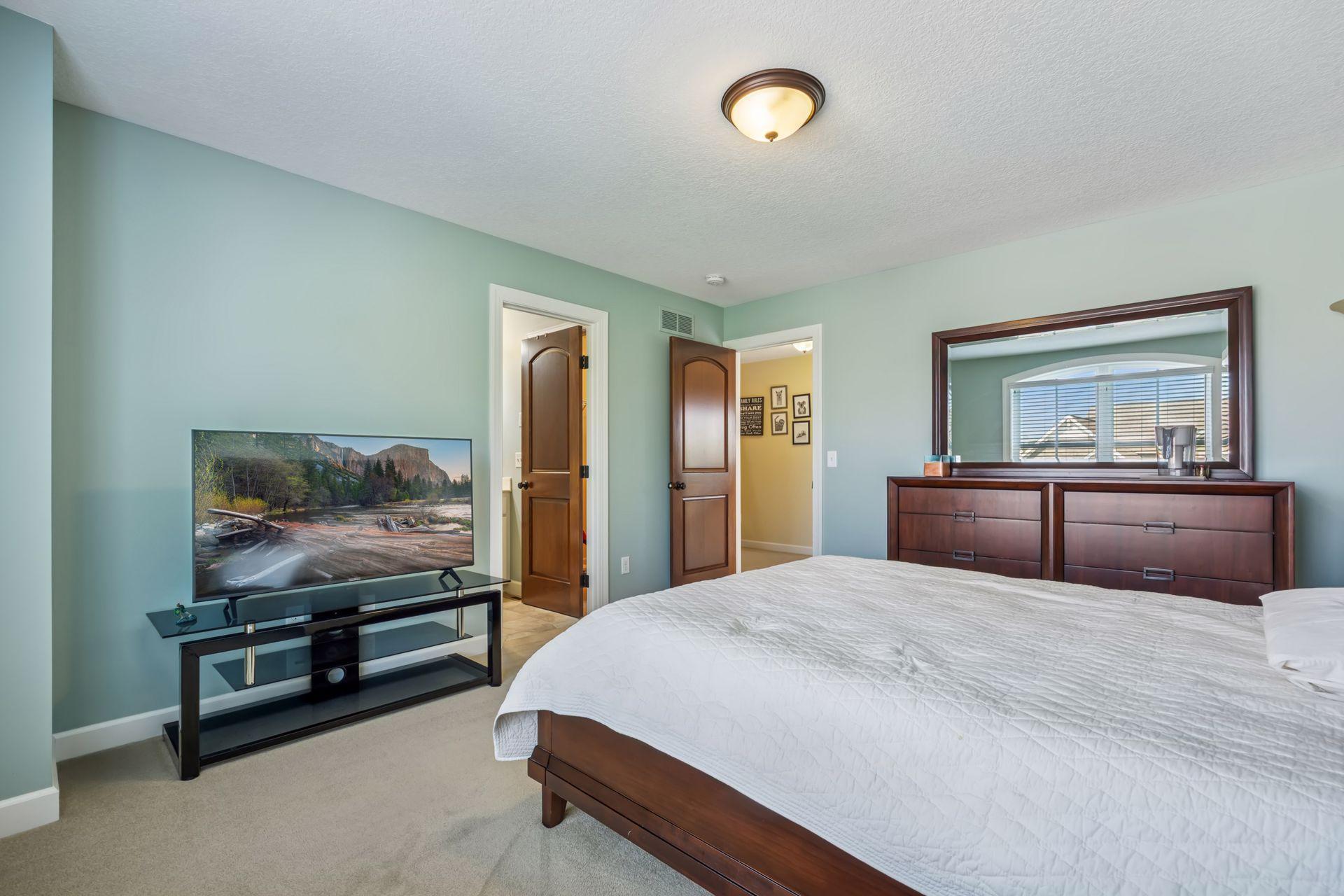 Plymouth, Minnesota, 55446, United States, 5 Bedrooms Bedrooms, ,5 BathroomsBathrooms,Residential,For Sale,1926210
