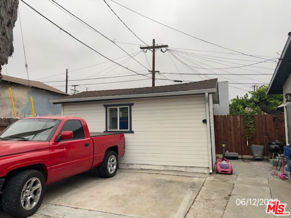 Los Angeles, California, 90023, United States, 14 Bedrooms Bedrooms, ,Residential,For Sale,1875617