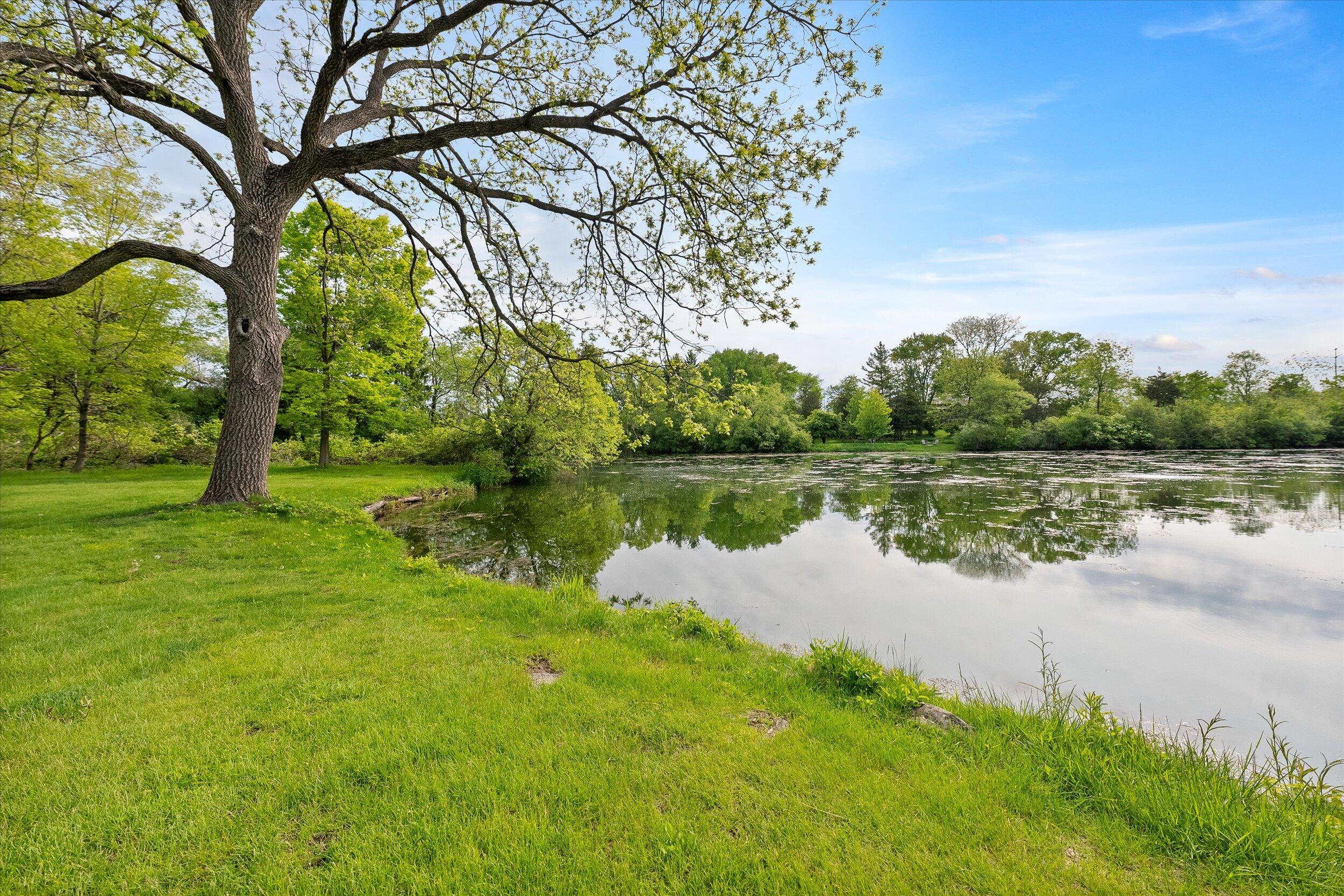 Mequon, Wisconsin, 53097, United States, 5 Bedrooms Bedrooms, ,5 BathroomsBathrooms,Residential,For Sale,1907648