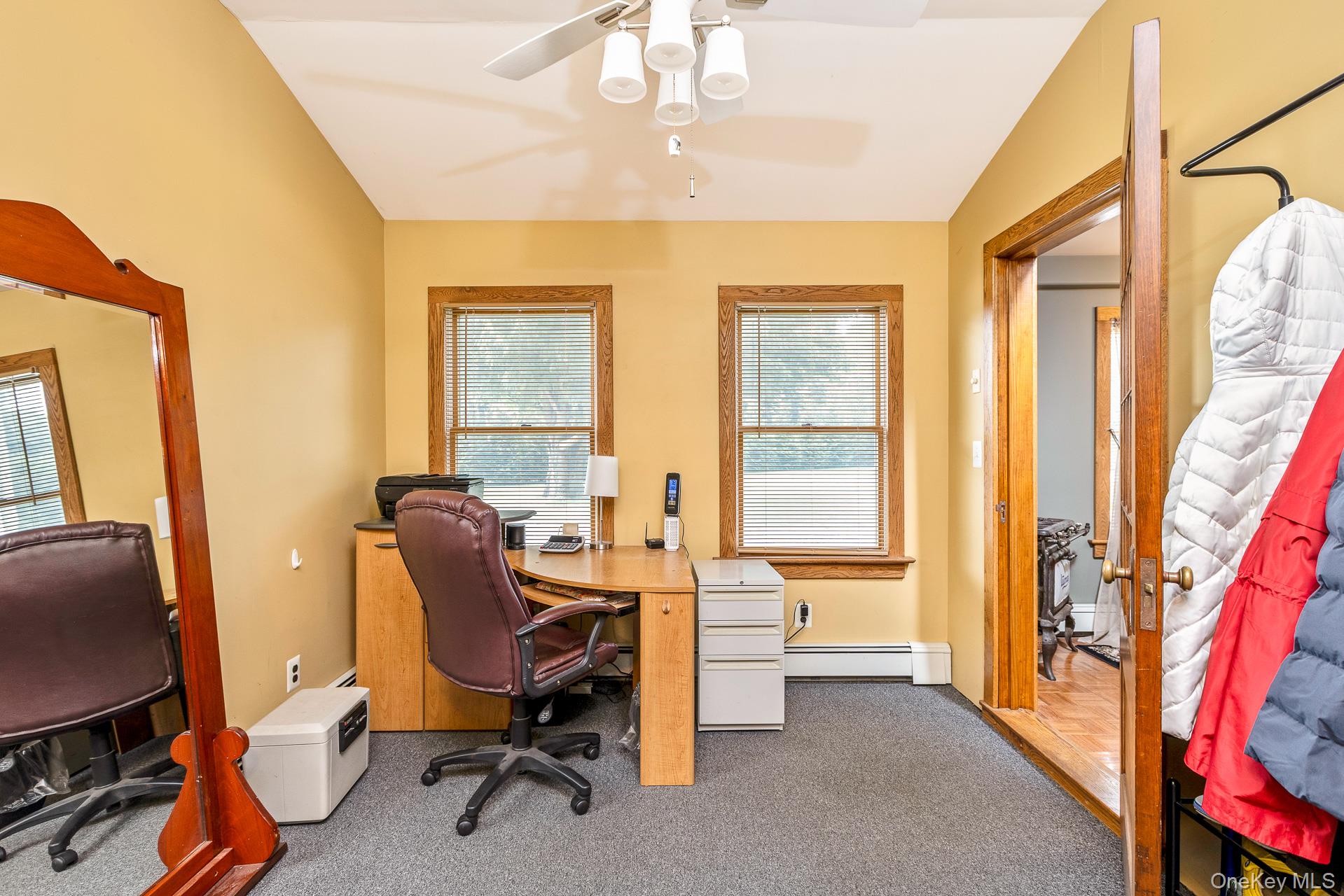 Manorville, New York, 11949, United States, 4 Bedrooms Bedrooms, ,2 BathroomsBathrooms,Residential,For Sale,1917125
