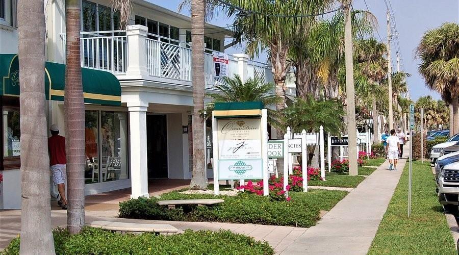 Vero Beach, Florida, 32960, United States, 3 Bedrooms Bedrooms, ,2 BathroomsBathrooms,Residential,For Sale,1989313