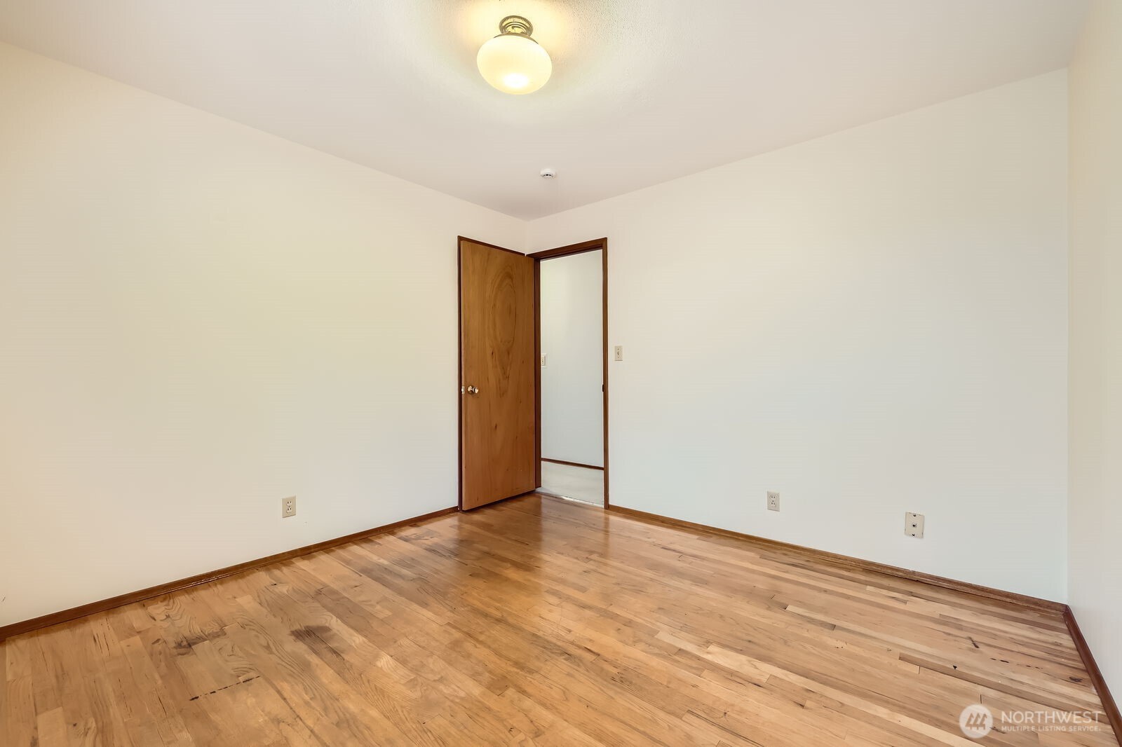 Seattle, Washington, 98125, United States, ,Residential,For Sale,1928074