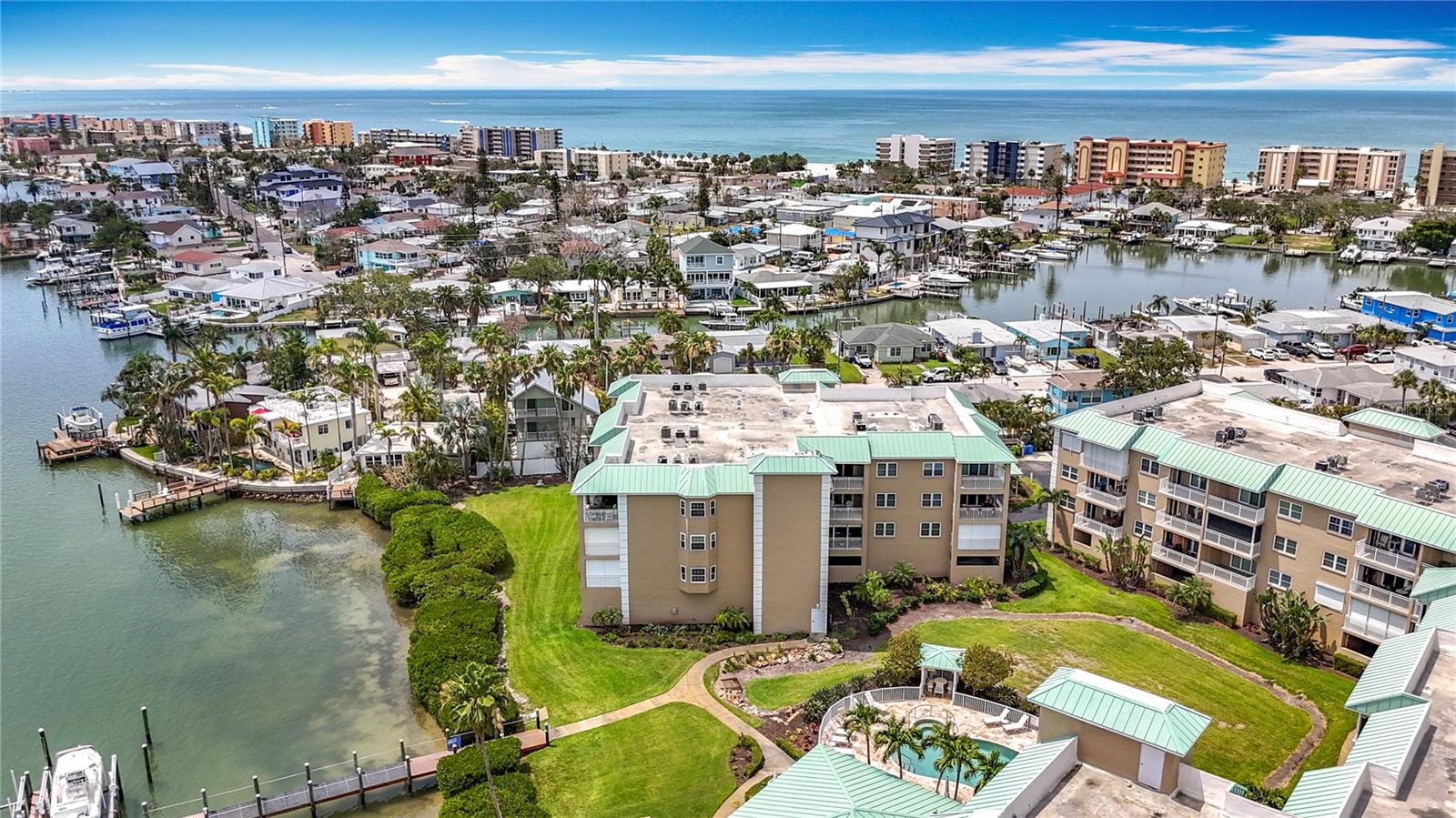 Madeira Beach, Florida, 33708, United States, 2 Bedrooms Bedrooms, ,2 BathroomsBathrooms,Residential,For Sale,1981210