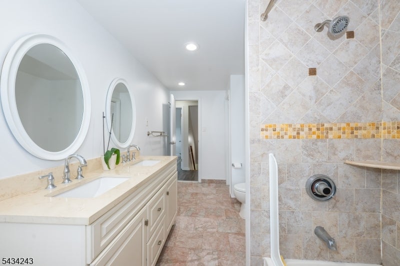 Wanaque Boro, New Jersey, 07420, United States, 4 Bedrooms Bedrooms, ,2 BathroomsBathrooms,Residential,For Sale,2049267