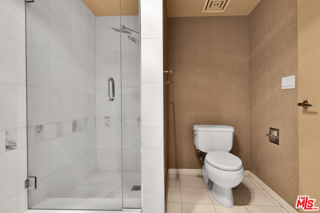 Los Angeles, California, 90024, United States, 2 Bedrooms Bedrooms, ,1 BathroomBathrooms,Residential,For Sale,1998471