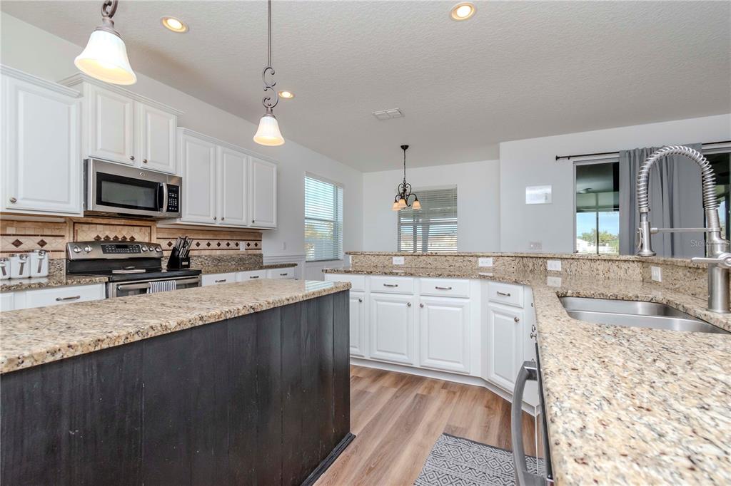 Wimauma, Florida, 33598, United States, 6 Bedrooms Bedrooms, ,4 BathroomsBathrooms,Residential,For Sale,1875552
