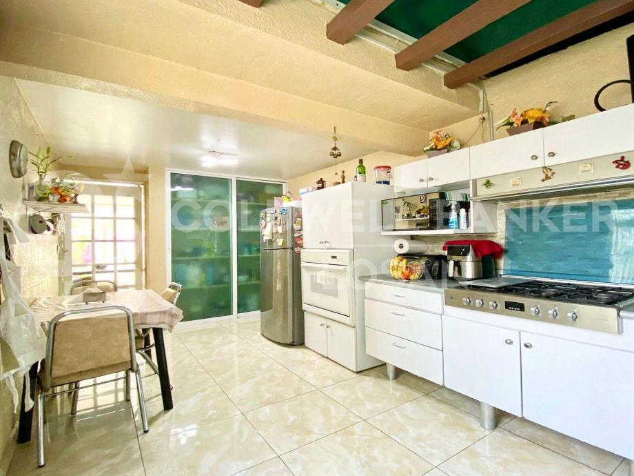 Naucalpan de Juárez, Estado de méxico, 53100, Mexico, 4 Bedrooms Bedrooms, ,3 BathroomsBathrooms,Residential,For Sale,2000780