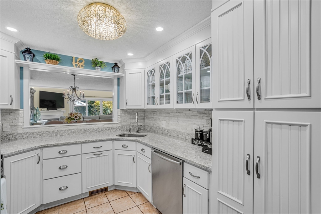 Franklin, Massachusetts, 02038, United States, 2 Bedrooms Bedrooms, ,Residential,For Sale,1984622