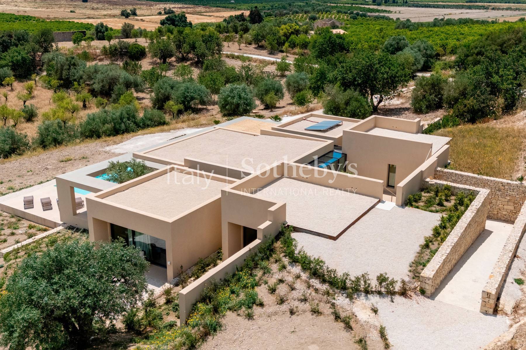  Designer villa with pool in the Noto countryside - 物件實景